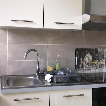 Cathedrale, Champagne Near, Park And Stores Close דירה