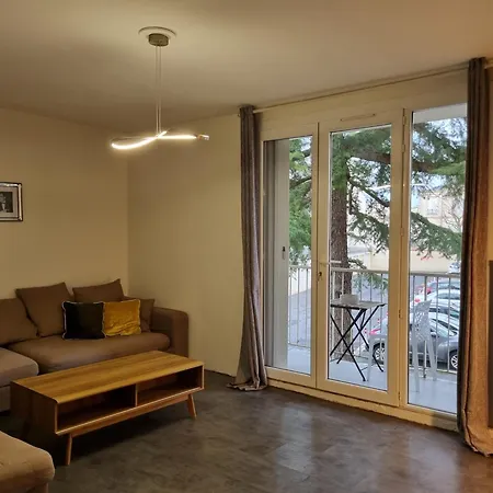 Cathedrale, Champagne Near, Park And Stores Close Apartamento
