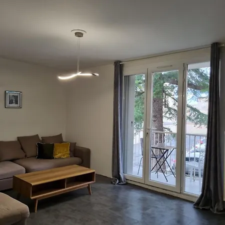 Cathedrale, Champagne Near, Park And Stores Close דירה *